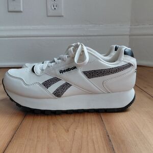 Reebok Classic Leopard Print Womens Size 8.5 White Platform Athletic Shoes